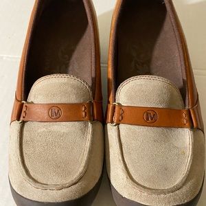 Merrill Women’s Suede with Leather Trim. Slip on Size 10. Great Condition.